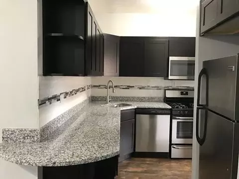 6112 N Winthrop Ave #3E, Chicago, IL 60660