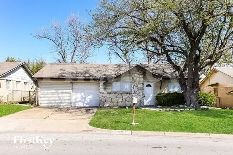 2907 E Mitchell St, Arlington, TX 76010