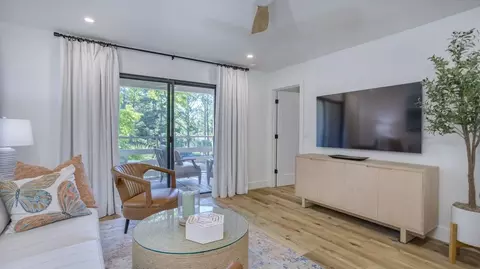 45 Folly Field Rd #1316251P, Hilton Head Island, SC 29928