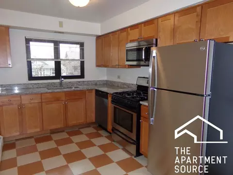 1644 W Sherwin Ave #3C, Chicago, IL 60626