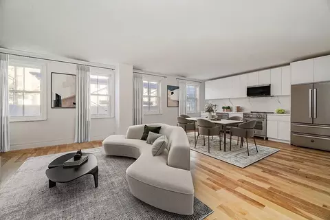 557 Hudson St #2, New York, NY 10014