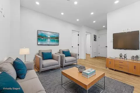 104 Bayard St #4, New York, NY 10013
