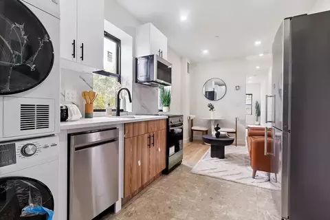 176 Rivington St #10, New York, NY 10002