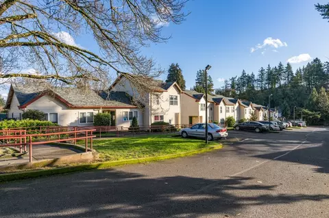 940 NW 7th Ave #4, Camas, WA 98607
