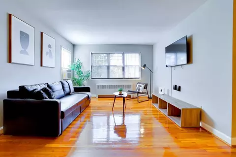 1420 W Abingdon Dr #1035600P, Alexandria, VA 22314