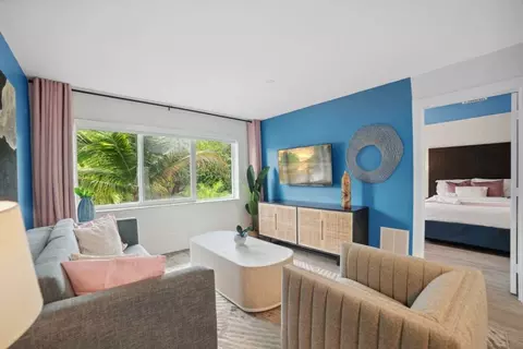 911 NE 4th St #1322488P, Boca Raton, FL 33432