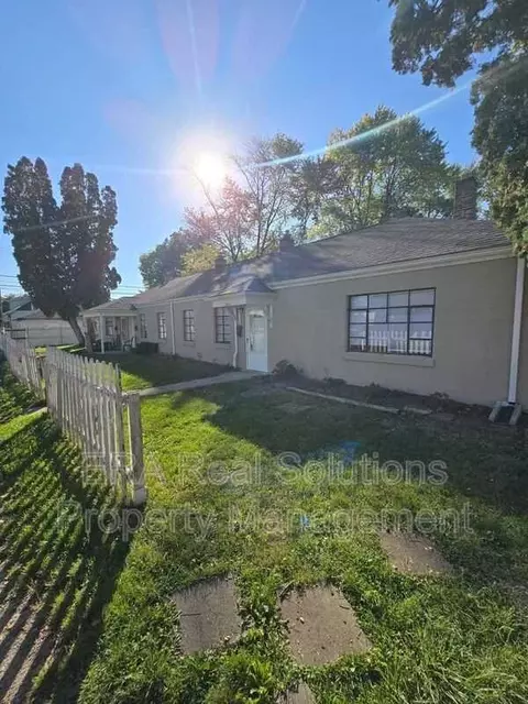 2813 Fremont St, Columbus, OH 43204