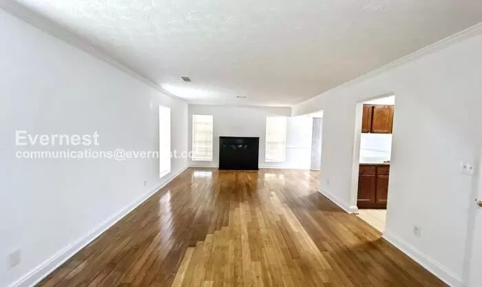  6387 E Windsor Ln, Norcross, GA 30093 photo 5