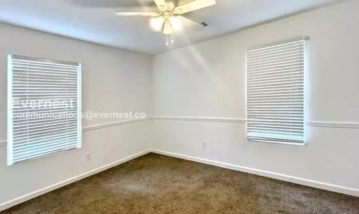  6387 E Windsor Ln, Norcross, GA 30093 photo 9