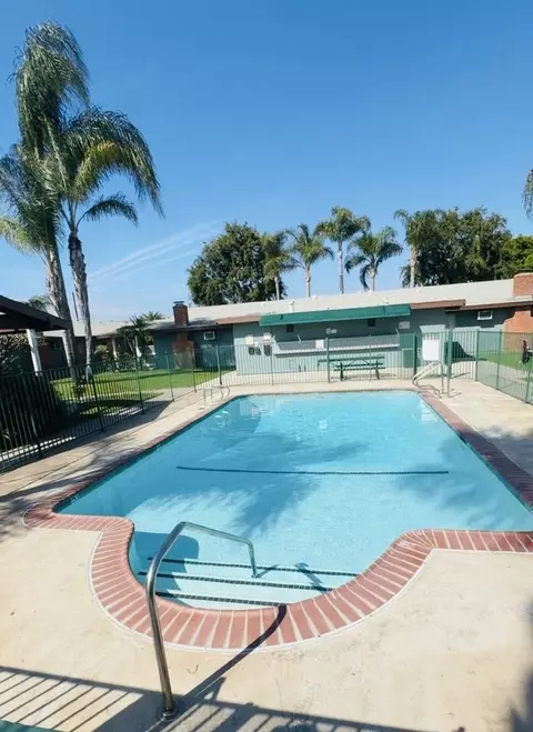 1722 Nisson Rd #D, Tustin, CA 92780