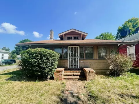 1220 W 1st St, Muncie, IN 47305