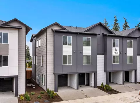 15613 Admiralty Way #B2, Lynnwood, WA 98087