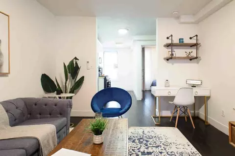 359 W 39th St #1021828P, New York, NY 10018