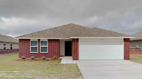 1113 S Appaloosa Ln, Mustang, OK 73064