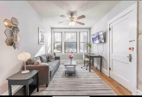 1246 W Nelson St #1319102P, Chicago, IL 60657