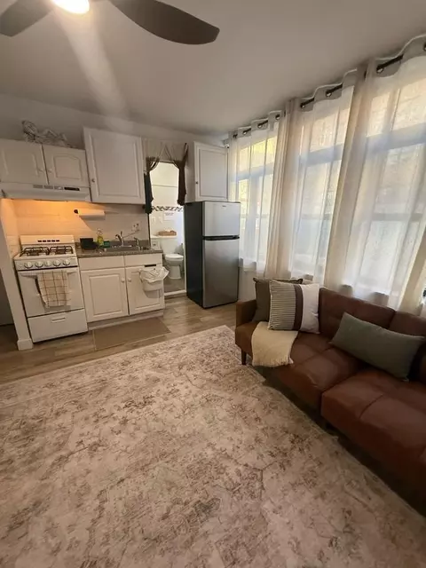 341 W 30th St #1323966P, New York, NY 10001