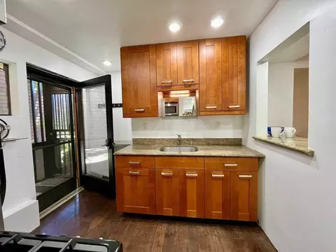 449 Burnett Ave #A, San Francisco, CA 94131
