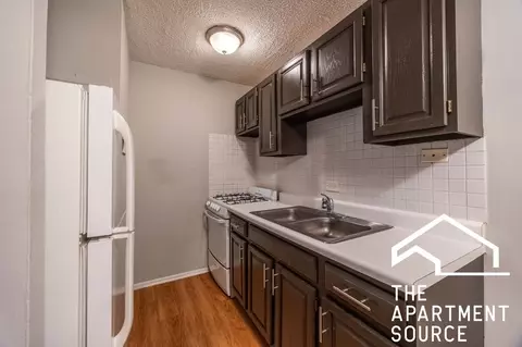 4612 N Beacon St #2F, Chicago, IL 60640