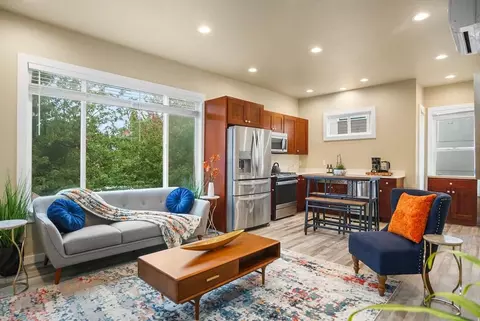 914 16th Ave #1324827P, Seattle, WA 98122