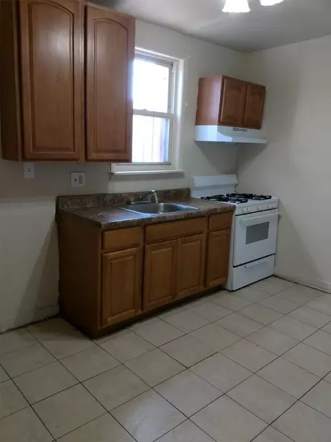 4655 Mulberry St, Philadelphia, PA 19124