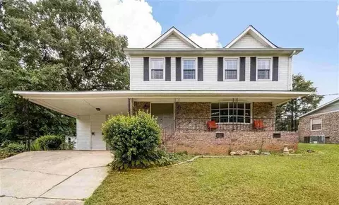 130 Maxanna Dr, Anniston, AL 36206