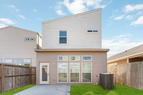 7902 Parnell St, Houston, TX 77051
