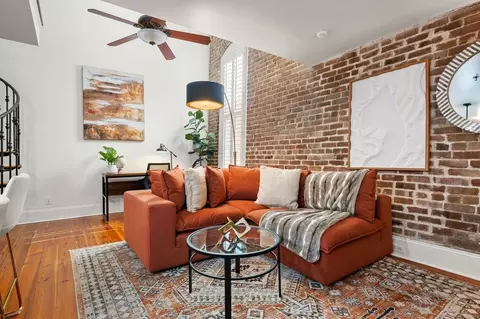 377 King St, Charleston, SC 29401