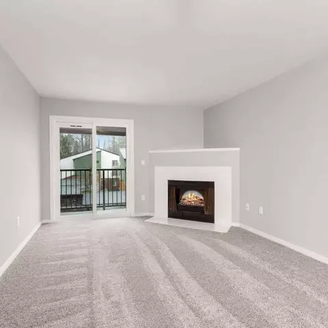2136 S 272nd St, Kent, WA 98032