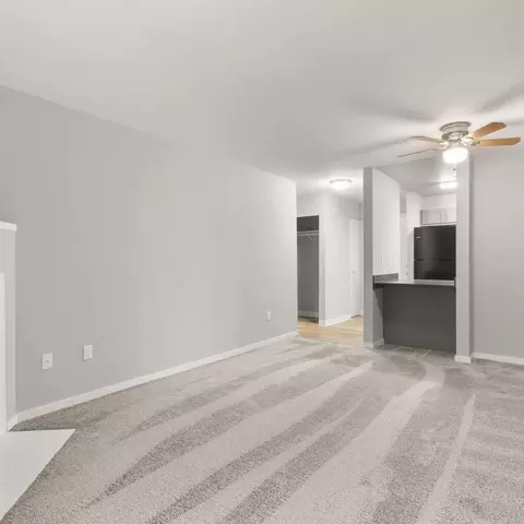 2136 S 272nd St, Kent, WA 98032