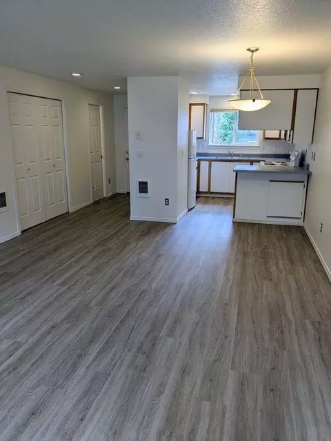 17987 SW 115th Ave #2, Tualatin, OR 97062