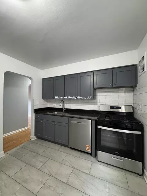 2752 W North Shore Ave #1WW, Chicago, IL 60645