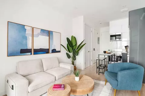 317 E 14th St # W, New York, NY 10003
