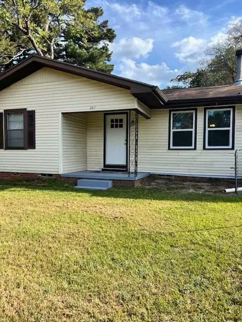 301 W Main St, Ore City, TX 75683