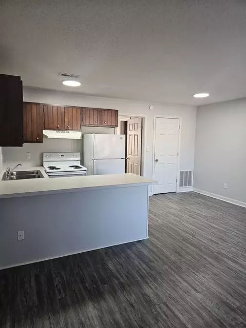 525 Green Valley Dr #8, Mount Vernon, IN 47620