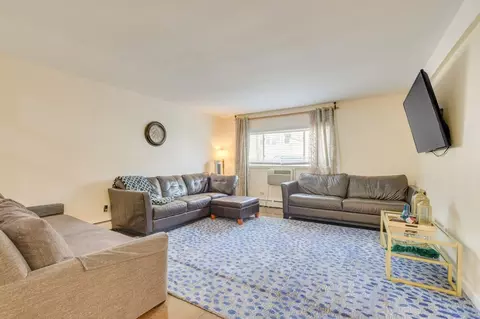 8845 Lamon Ave #1306683P, Skokie, IL 60077