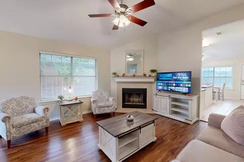 810 Camellia Ct #1328089P, College Station, TX 77840