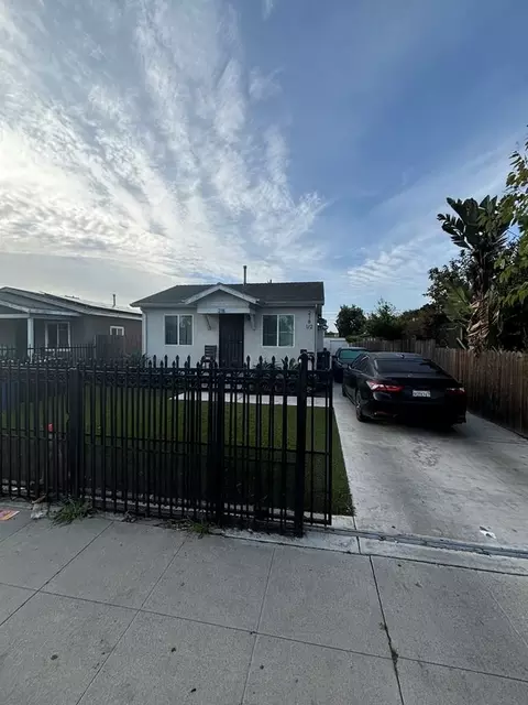 218 E 95th St #1/2, Los Angeles, CA 90003