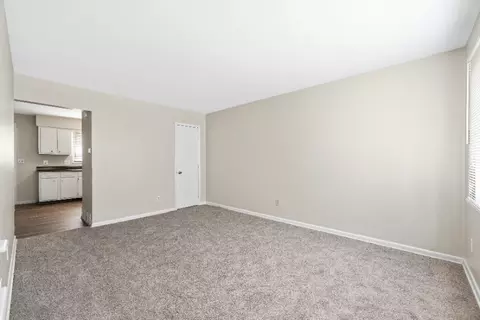 800 Harrisburg Pike, Columbus, OH 43223