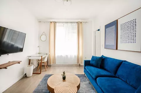 428 W 47th St #1021830P, New York, NY 10036