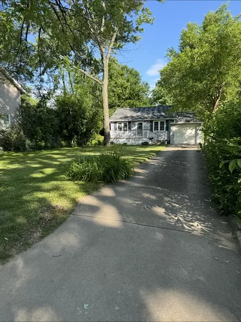 3167 Warick Rd, Royal Oak, MI 48073