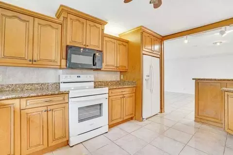 9044 Pine Springs Dr, Boca Raton, FL 33428