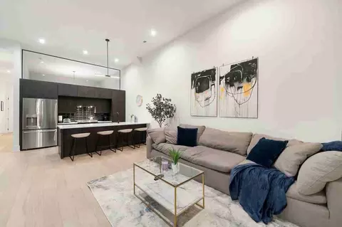 318 W Grand Ave #1244921P, Chicago, IL 60654