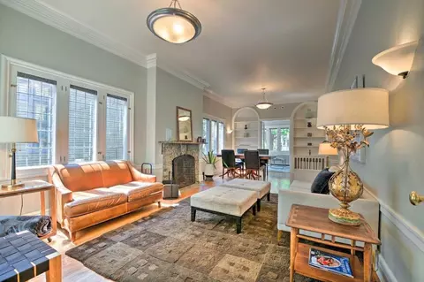 326 N Grove Ave #1305345P, Oak Park, IL 60302