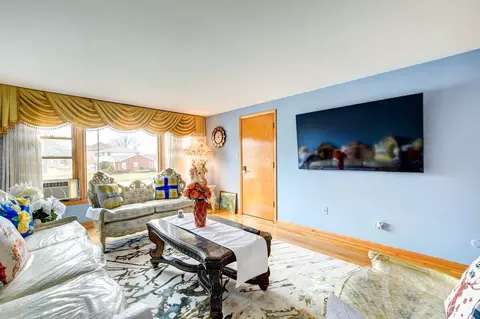 5212 Avery Pl #1306861P, Oak Lawn, IL 60453