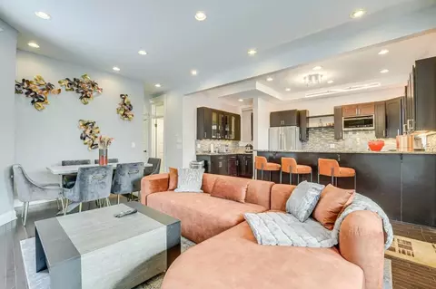 2033 W Washington Blvd #1306414P, Chicago, IL 60612