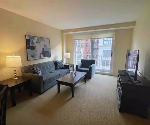 690 D St NW #1328505P, Washington, DC 20004