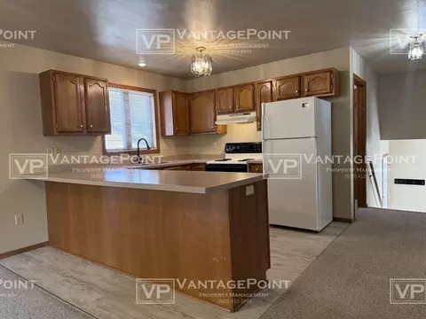 2121 N Cloudview Dr, Appleton, WI 54914 photo 2