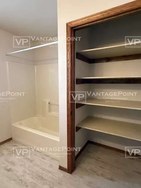 2121 N Cloudview Dr, Appleton, WI 54914 photo 17