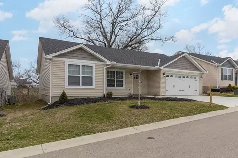 12 E Persimmon Dr, Hamilton, OH 45013