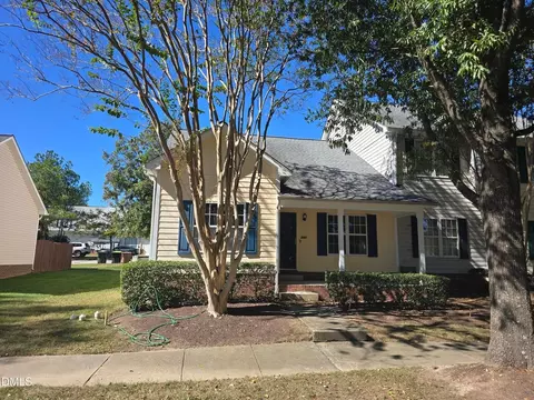 241 Commons Dr, Holly Springs, NC 27540